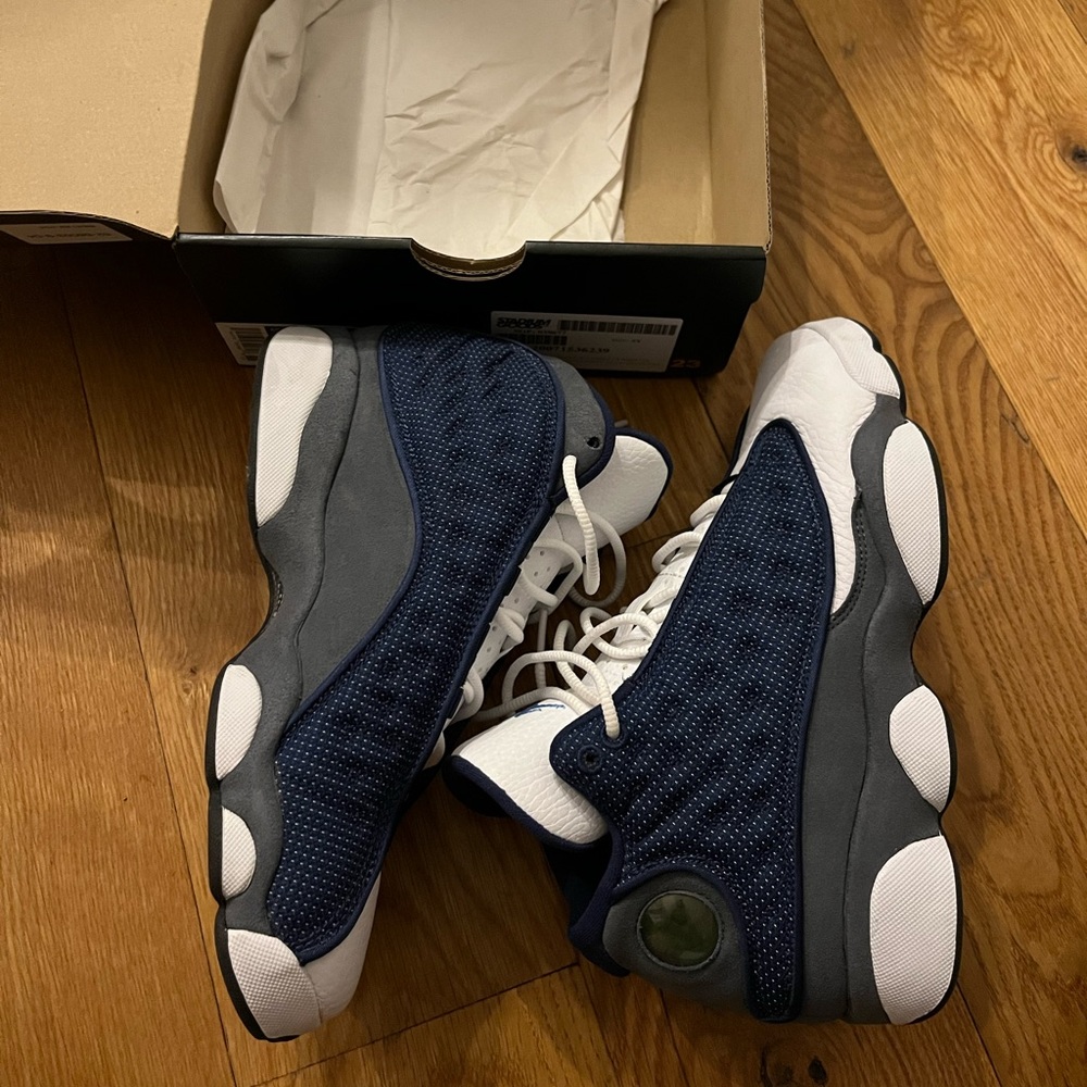 Jordan 13’s size 5 kids / 7 women